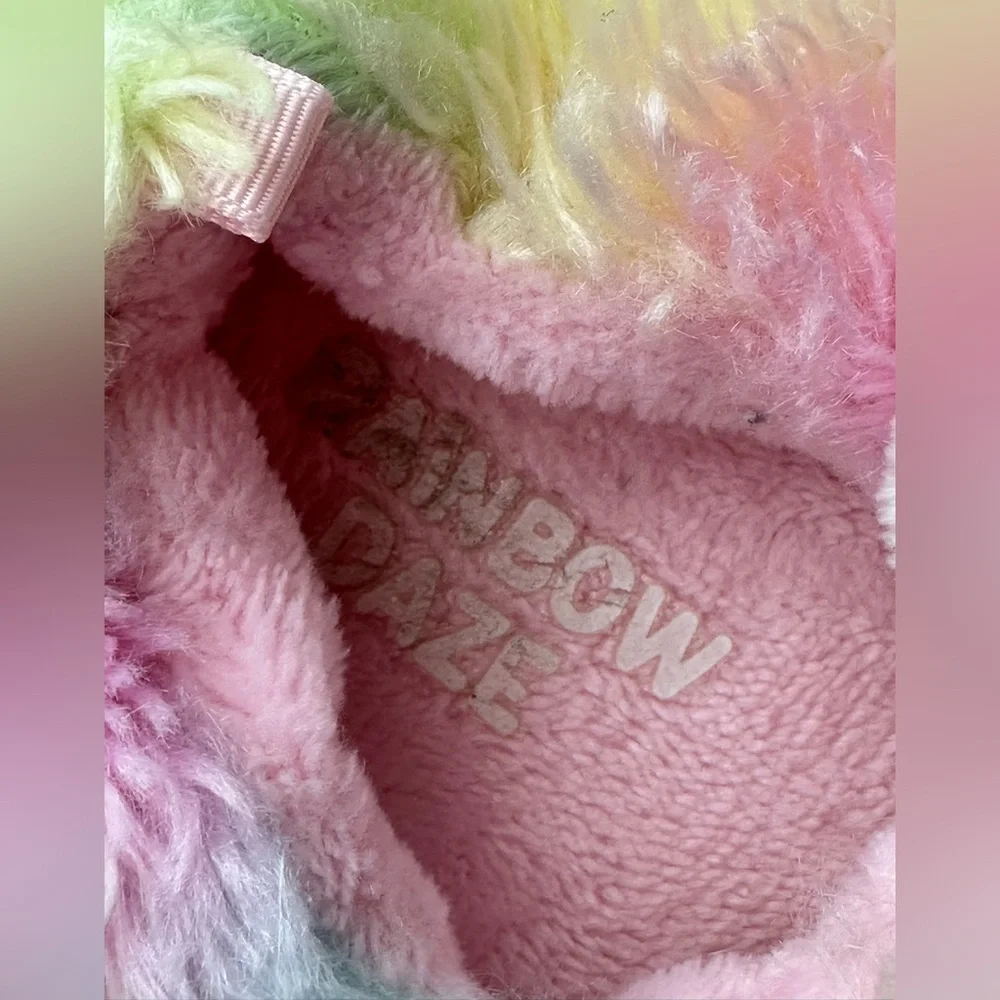 Rainbow Daze Unicorn Slippers size 9/10 Toddler
